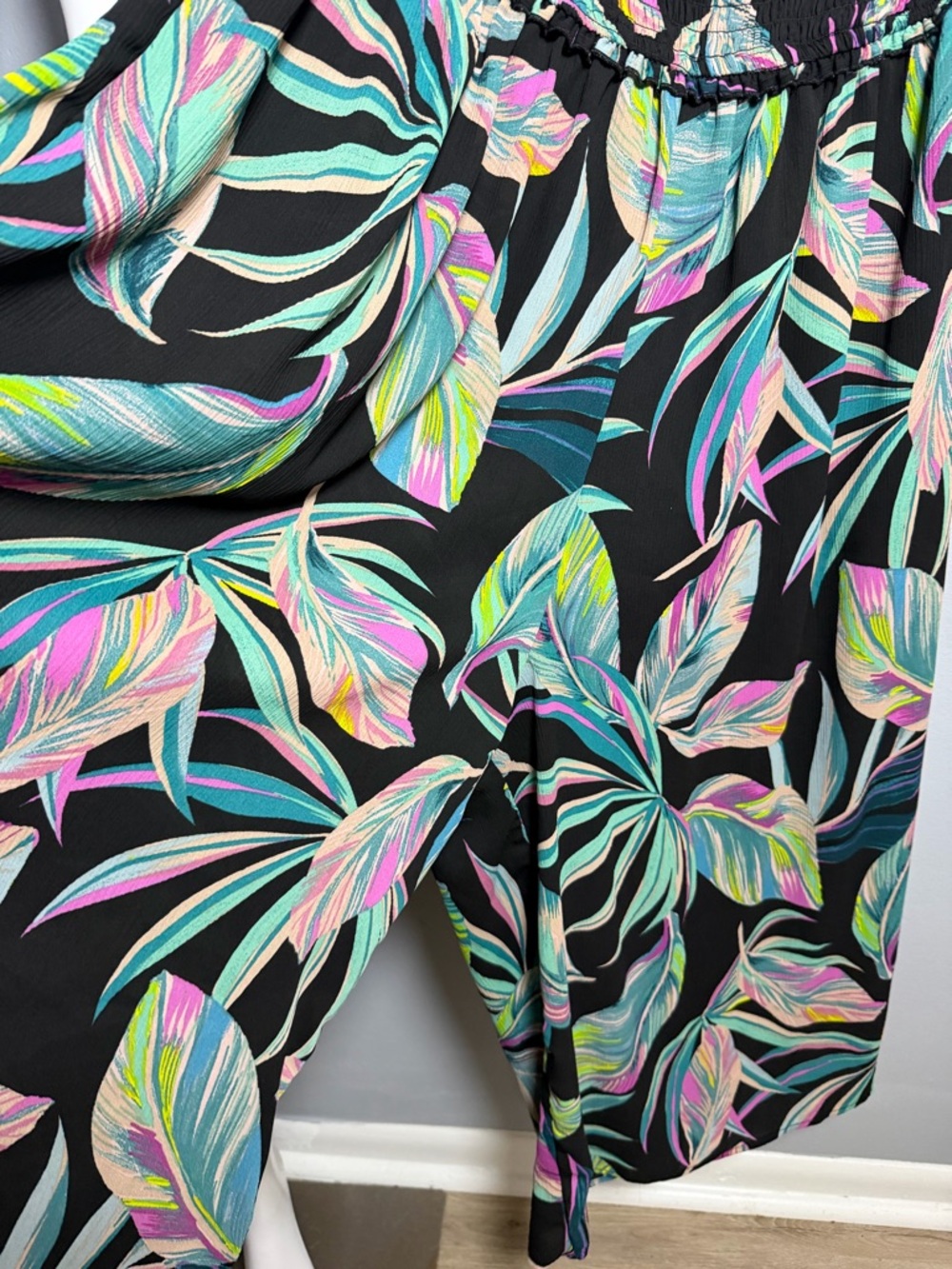 torrid 0 Black Green Strapless Tropical Leaf  Pantsuit flowy XL - Picture 7 of 8